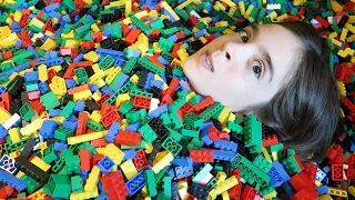 INSANE LEGO BATH! + LEGOLAND HOTEL ROOM TOUR