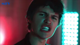 Ansel Elgort - Thief