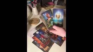 😳 Njut av ditt singelliv, för snart ligger någon bredvid om nätterna💫❤️ Tarot kärlek med mera