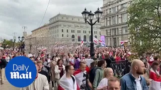 Belarus protest: Protesters defy Lukashenko to march again in Minsk