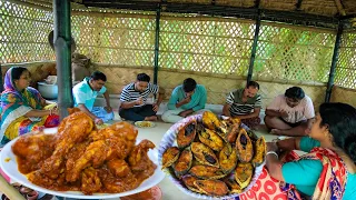 ঝড় বৃষ্টির মধ্যে কচু খিচুড়ি তার সাথে চিকেন কষা ও ইলিশ মাছ ভাজা |