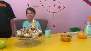 Елисей впервые празднует День рождение с друзьями🎂🎉🎁