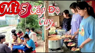 Mở Tiệm Mì Cay Cả Team Tony Ủng Hộ