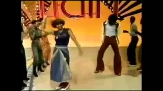 Soul Train Line Dance YOU SHOULD BE DANCING by Bee Gees.flv