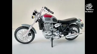 Maisto , 1/18 scale , Triumph Thunderbird 900 .