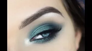 Green Holiday Eye Makeup Tutorial | Jaclyn Hill Palette