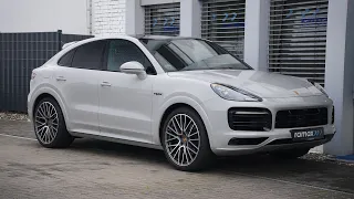 Porsche Cayenne E-Hybrid Coupé Platinum Edition in Kreide/Chalk with brown interior