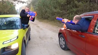 НЕРФ БИТВА ИЗ- ЗА ДЕНЕГ.  NERF BATTLE FOR MONEY. НЕРФ БРОС ШОУ