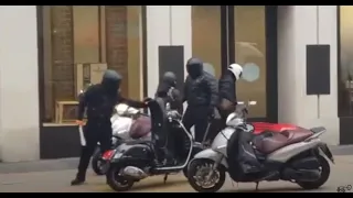 Motorcycles and moped thieves! Hardcore robbery in London. Compilation 2021.