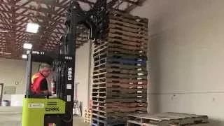 Narrow Aisle Reach Forklift - Moving a Load