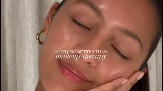 doing my makeup aka therapy 💘