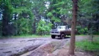 Matt Yates' 77 Ford F150 4x4 TEARIN UP SOME MUD!!