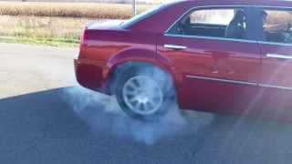 Chrysler 300c 5.7L burnout with corsa extreme exhaust