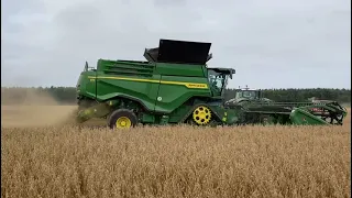 John Deere X9 1100 Worlds Best combine harvester.