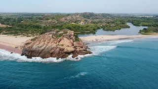 Sri Lanka, Arugam Bay: Elephant Rock Surfing