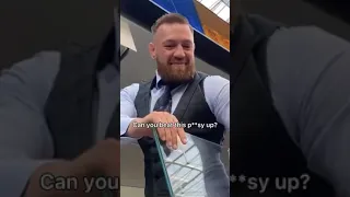 a fan telling Conor McGregor to beat her p*ssy up !