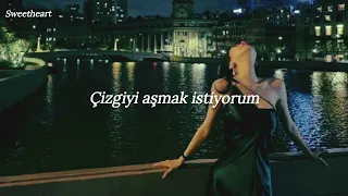 Isabel LaRosa - Favorite (Türkçe Çeviri)