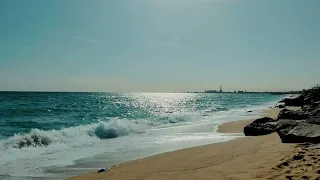 (música relajante y video 4K) Paisaje relajante playa Barcelona para desconectar / relaxing sounds