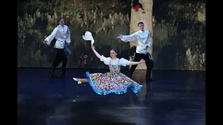 "Русский перепляс", училище при МГАТТ "Гжель". "Russian dance", the school at MGATT "Gzhel".