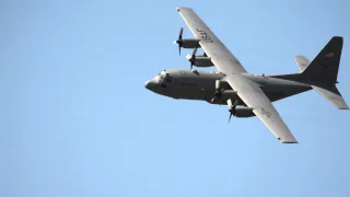 2015 Thunder of Niagara Irshow: C-130 High Speed Pass