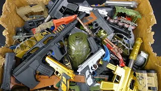 Toy Guns, Special Lighter Guns, Real American Made Knives, Black And Gold Desert Eagles