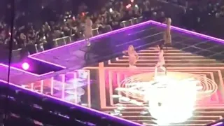 Twice members sliding on slippery stage at 2020 Golden disk awards | 트와이스 골든디스크