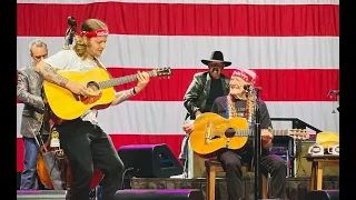 Willie Nelson & Billy Strings "Will The Circle Be Unbroken - I'll Fly Away" Bridgeport, CT