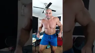 290 Pound Bodybuilder Dancing To Disco | Samson Biggz
