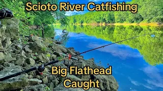 Fishing a Deep Hole in the River with Structure for Catfish!! (Flathead Catfishing)