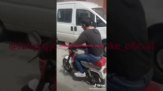 faliyo de San Roque conduciendo una moto 😂😂😂