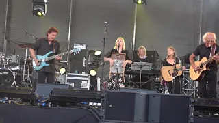 Martin Barre Band (w/ Dee Palmer, kbd): "Some Day the Sun Won't Shine for You" @ Cropredy 2019