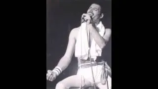 5. Play The Game (Queen-Live In Hoffman Estates: 8/13/1982)