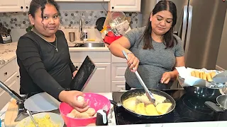 Unas Empanadas y Tacos Dorados PERLA Y Ale nos prepara para darnos de comer atodos