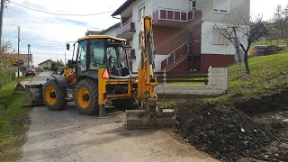 JCB 4CX Backhoe Small Road Excavation (time-lapse)