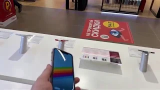 iPhone XR с пятнами на экране у продавца в М.Видео