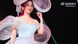 《暗恋》 - 张靓颖“光”世界巡演演唱会 - 武汉站