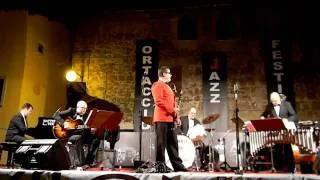 JAZZ:EMANUELE URSO "KING OF SWING" PLAYS "THE WORLD IS WAITING FOR THE SUNRISE"