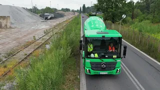 Betonomieszarka Econic (z kabiną nisko umieszczoną) na budowie