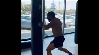 Chad Mendes heavy bag training