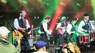 Highland Creek Pipes & Drums - Ahead By A Century - LIVE