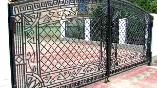 Красивые кованые ворота в греческом стиле узор рисунок пример