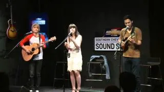 Carly Rae Jepsen "Call Me Maybe" LIVE Acoustic Performance 93.3 FLZ Tampa, FL