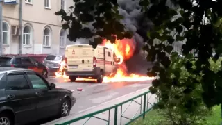 Нападение на инкассаторов в Москве, налетчики  подожгли машину.