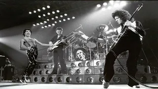 Queen - We Will Rock You (Live in Dallas 1978) UPGRADE