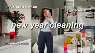 DEEP CLEANING + DECLUTTERING my entire room for 2023!! (this will motivate you) *satisfying*