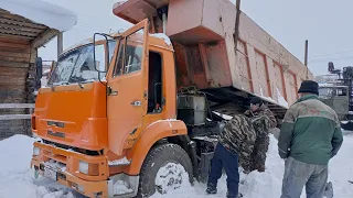 Осмотр КамАЗа 6520 самосвал, автохлам, застучал двигатель во время осмотра. КамАЗ с двигателем ямз.