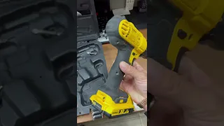 Шуруповерт Dewalt