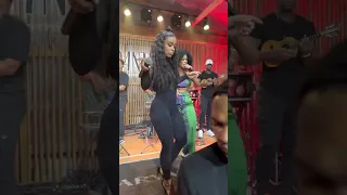 Mc Rebecca e Marvvila - Medley