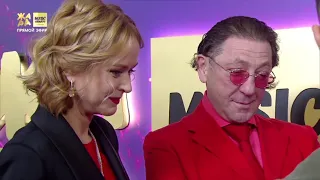 Григорий и Анна Лепс на красной дорожке премии «ЖАРА Music Awards» (4.04.2021)