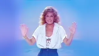 Dalida "LES P'TITS MOTS" + interview + "MOURIR SUR SCÈNE" 1983